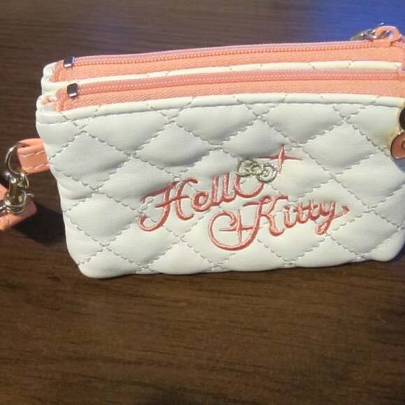 Quilted embroidery Hello Kitty Wristlet - Picture 2 of 3
